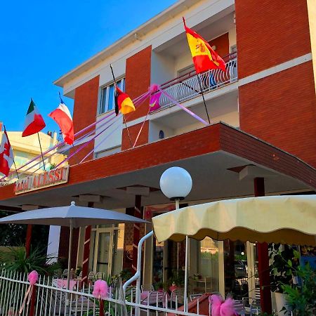 Hotel Alessi** ริมินี ภายนอก รูปภาพ