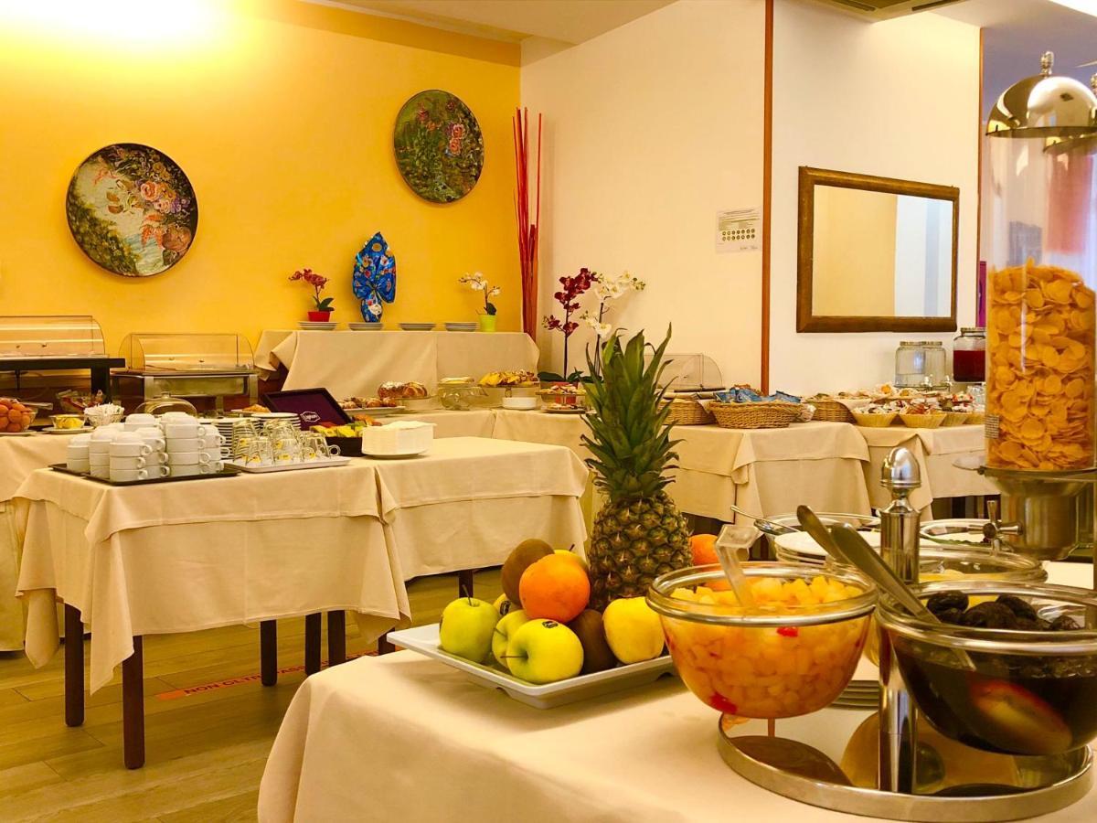 Hotel Alessi** ริมินี ภายนอก รูปภาพ