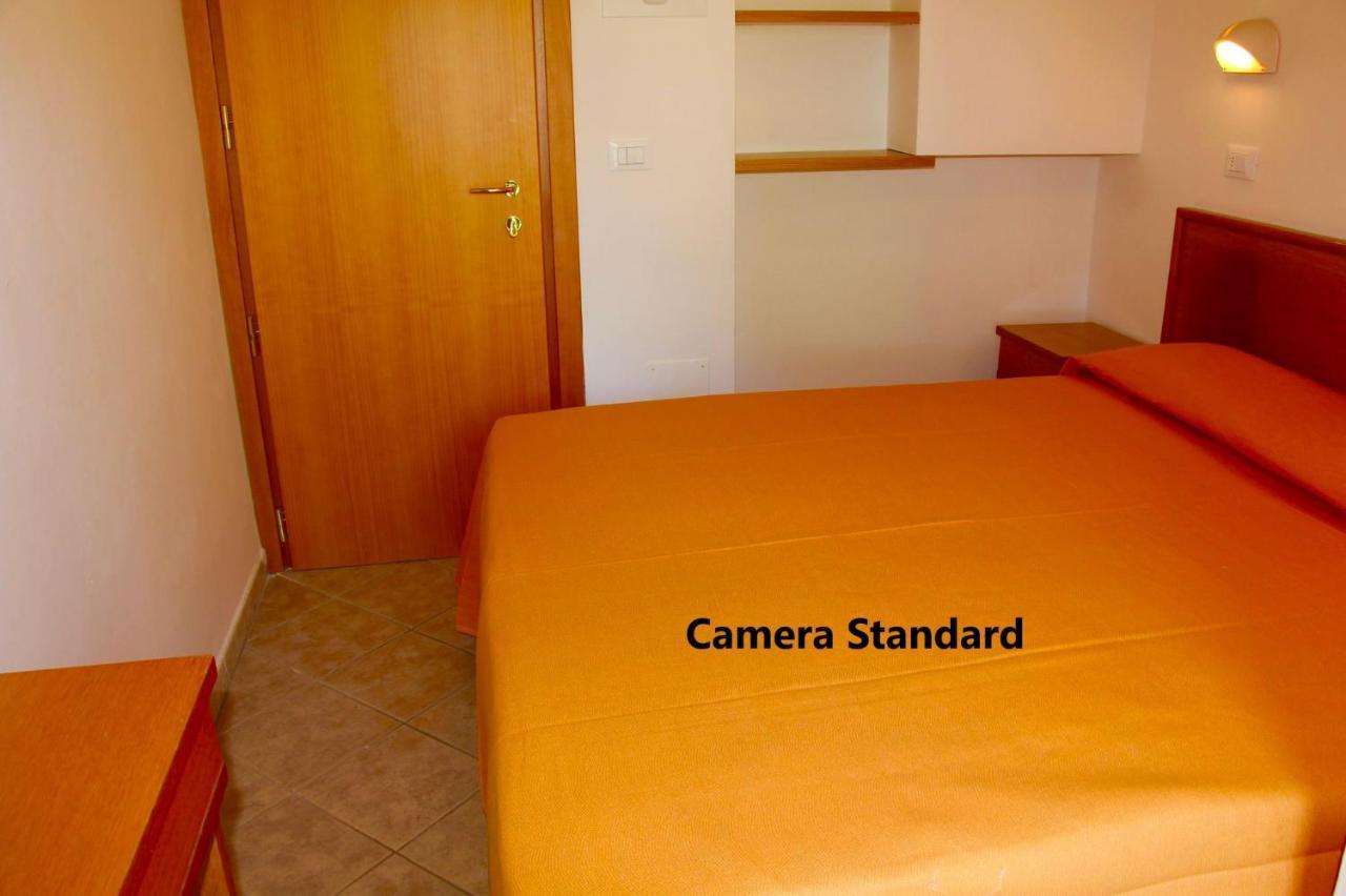 Hotel Alessi** ริมินี ภายนอก รูปภาพ