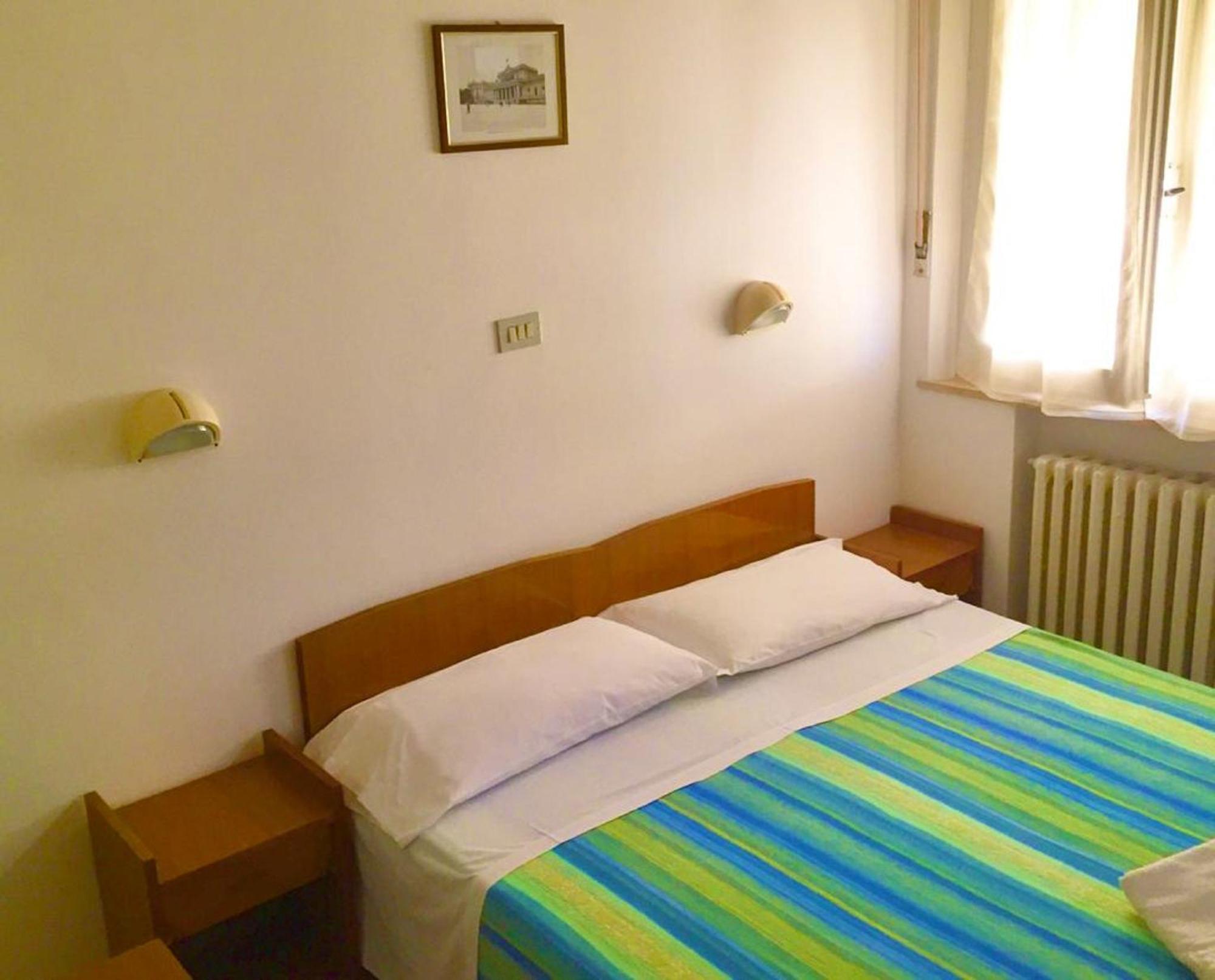 Hotel Alessi** ริมินี ภายนอก รูปภาพ
