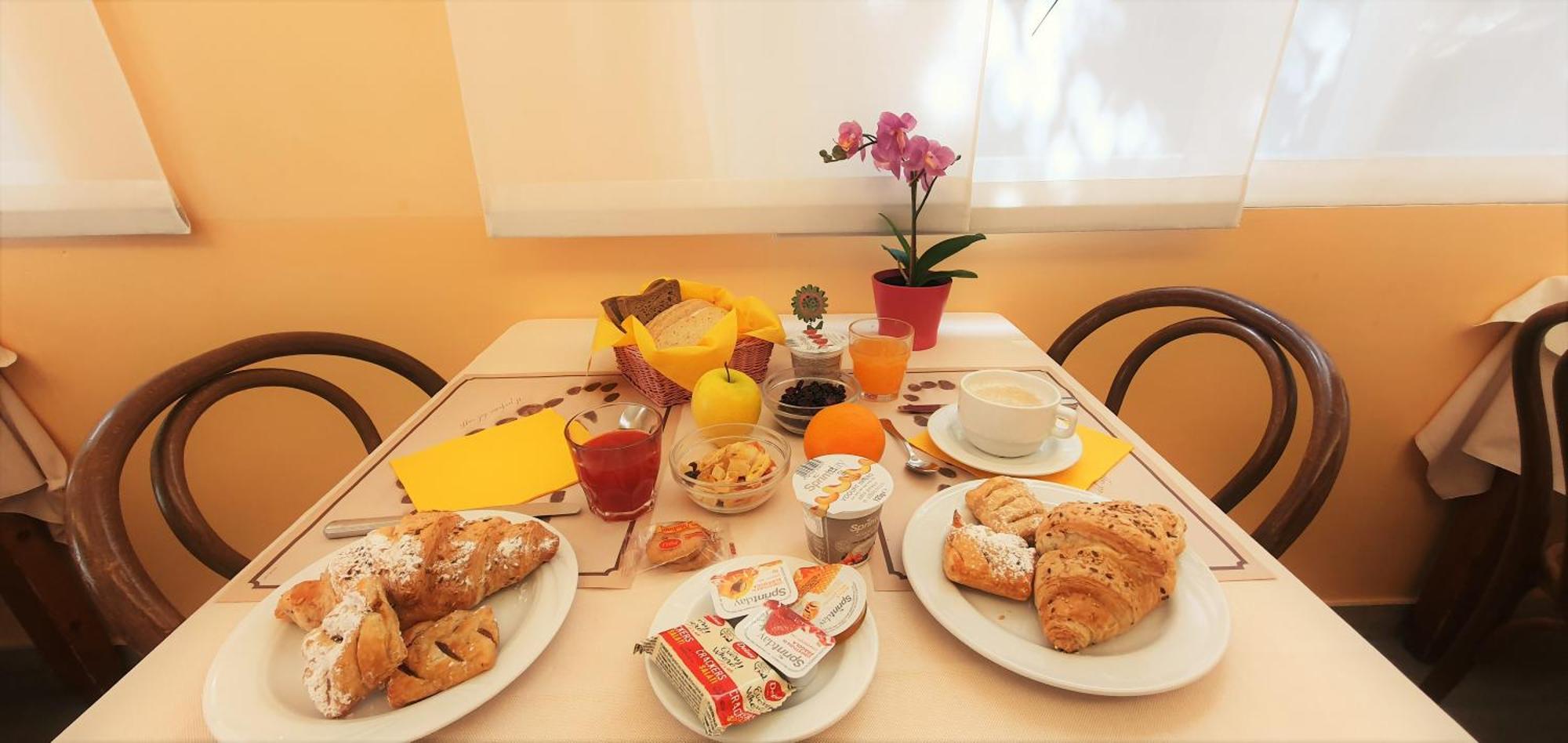 Hotel Alessi** ริมินี ภายนอก รูปภาพ