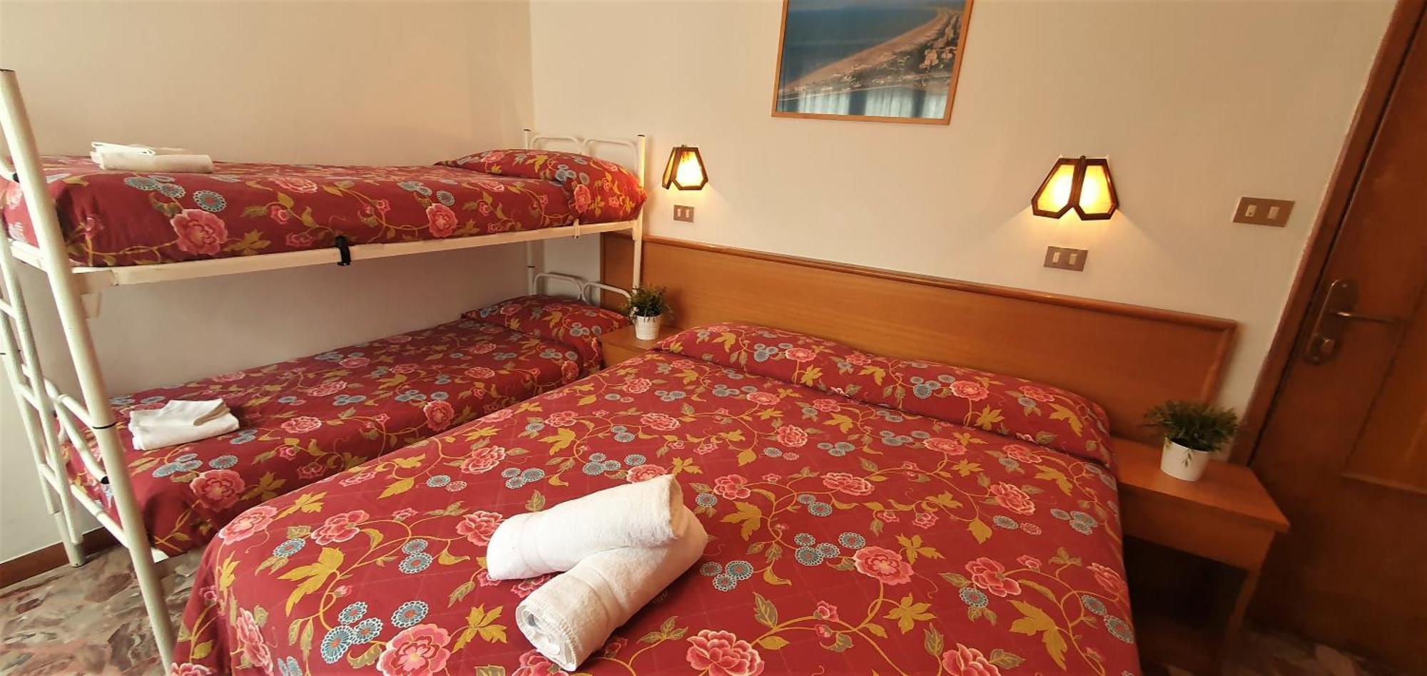 Hotel Alessi** ริมินี ภายนอก รูปภาพ